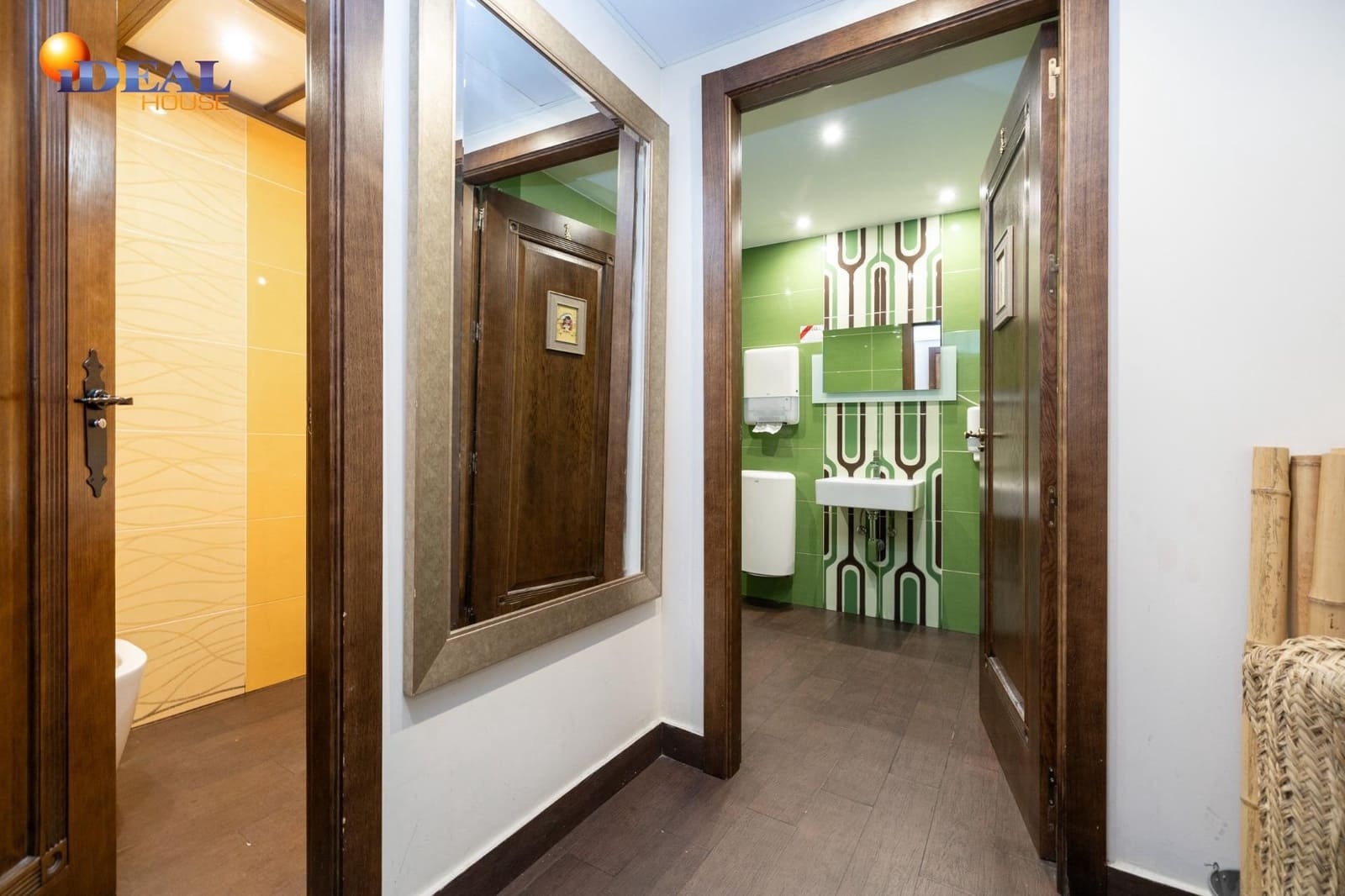 Kommersiell till salu i Granada stad - 350 000 € (Ref: 9434468)