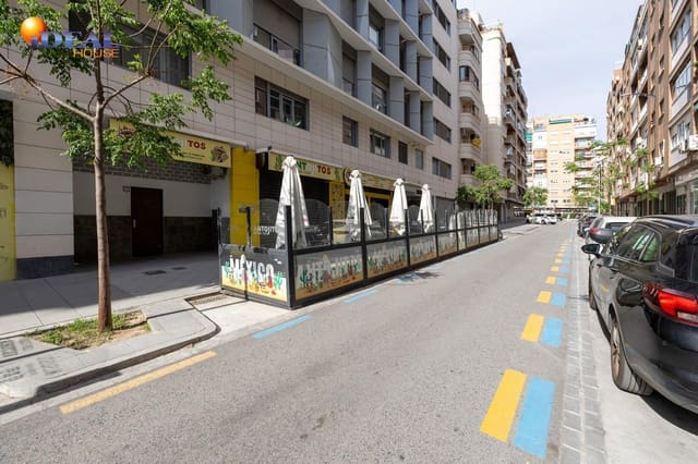 Kommersiell till salu i Granada stad - 350 000 € (Ref: 9434468)