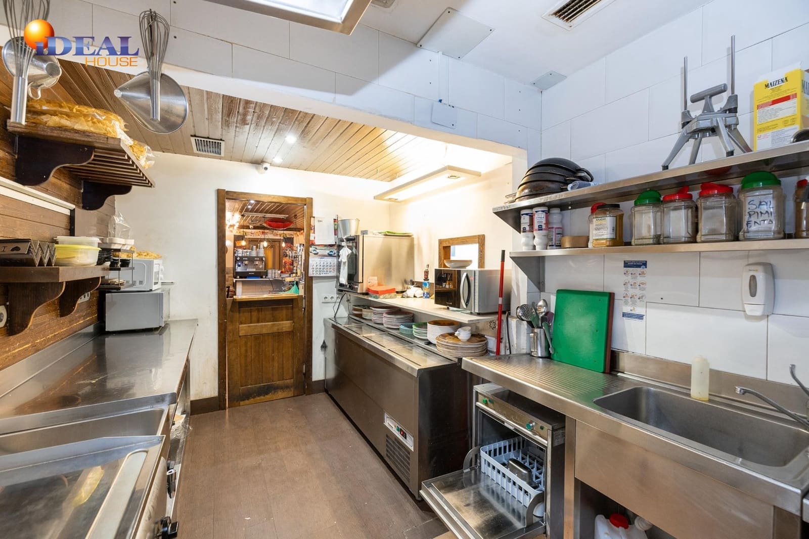 Kommersiell till salu i Granada stad - 350 000 € (Ref: 9434468)