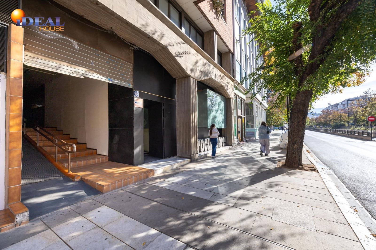 Kommersiell till salu i Granada stad - 27 000 € (Ref: 9434469)