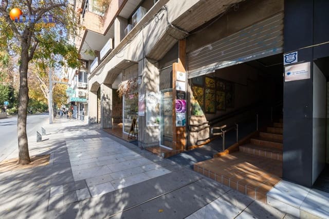 Kommersiell till salu i Pajaritos - Plaza de Toros, Granada stad - 27 000 € (Ref: 9434469)