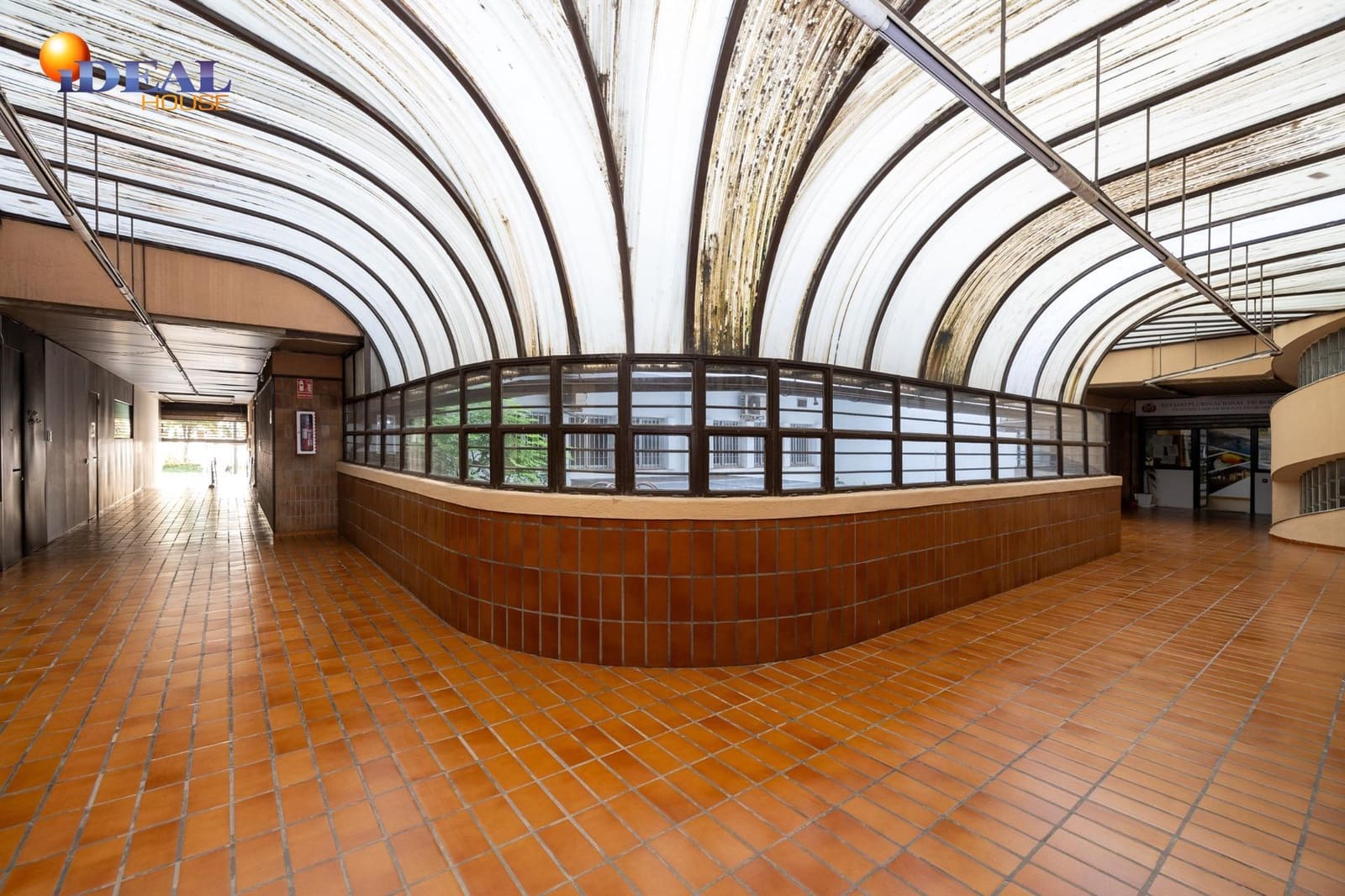 Kommersiell till salu i Granada stad - 27 000 € (Ref: 9434469)