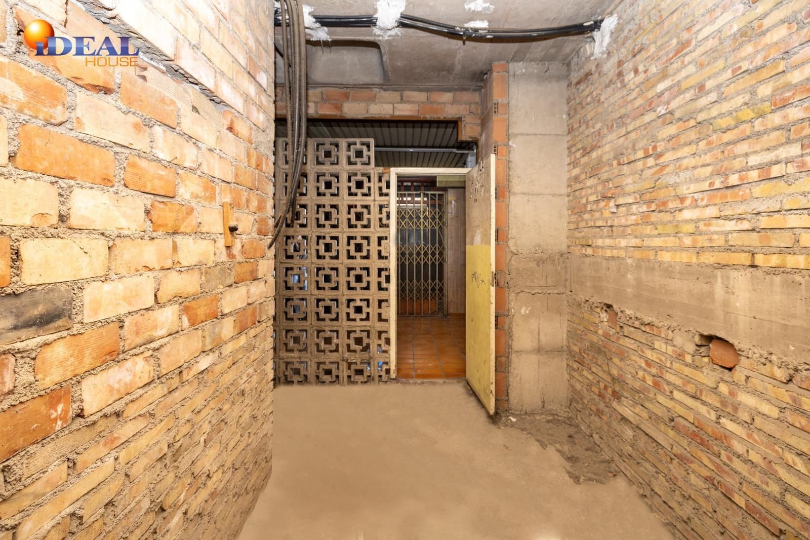 Kommersiell till salu i Granada stad - 27 000 € (Ref: 9434469)