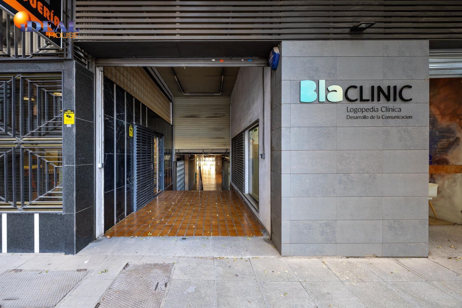 Kommersiell till salu i Granada stad - 27 000 € (Ref: 9434469)