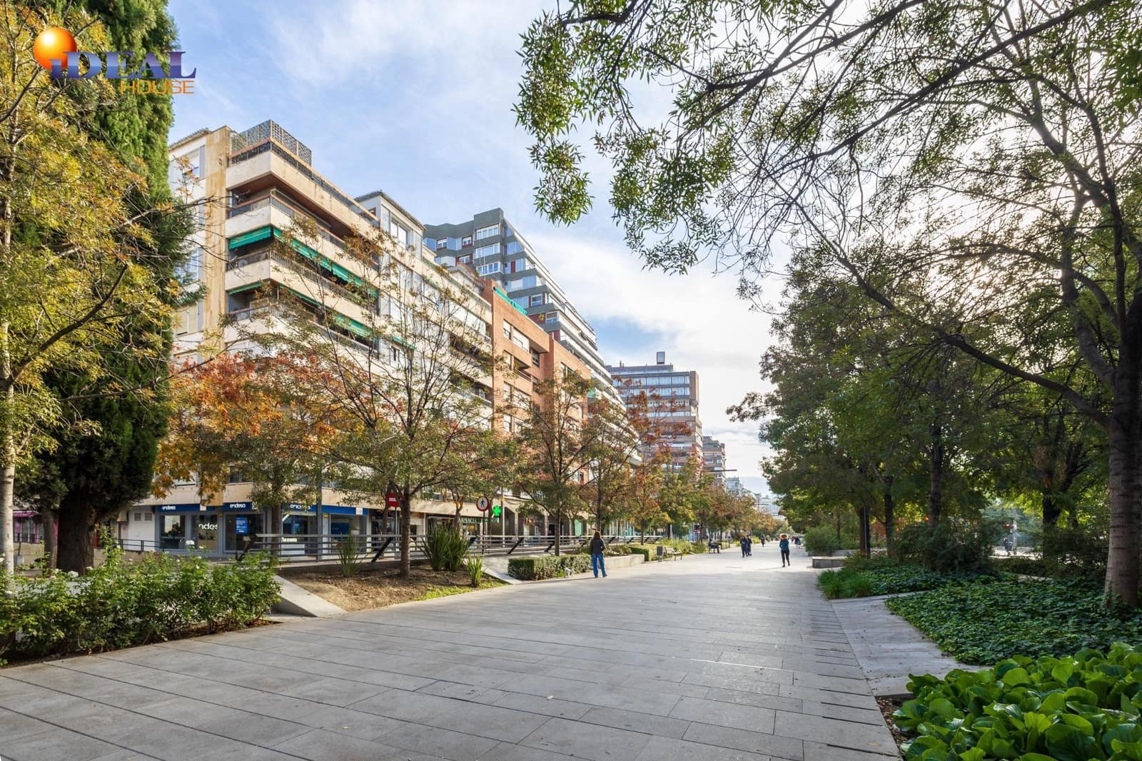 Kommersiell till salu i Granada stad - 27 000 € (Ref: 9434469)