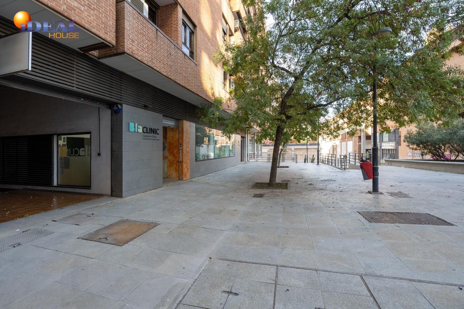 Kommersiell till salu i Granada stad - 27 000 € (Ref: 9434469)