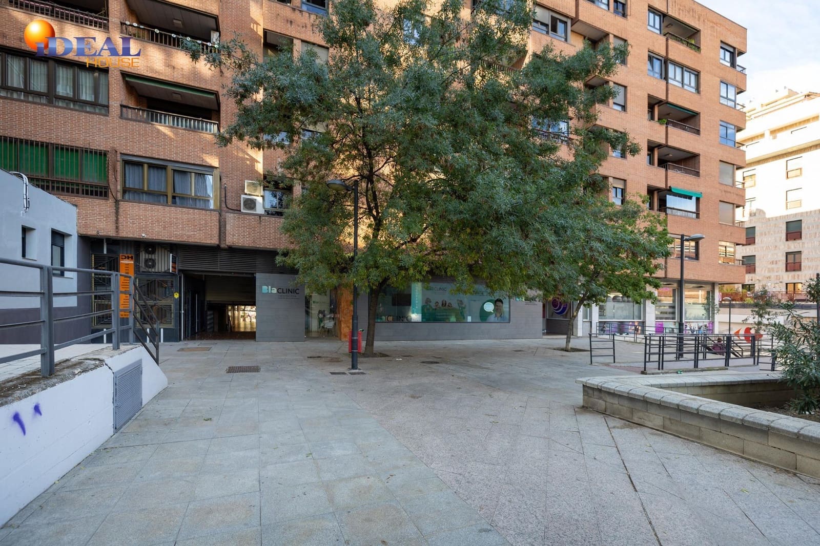 Kommersiell till salu i Granada stad - 27 000 € (Ref: 9434469)