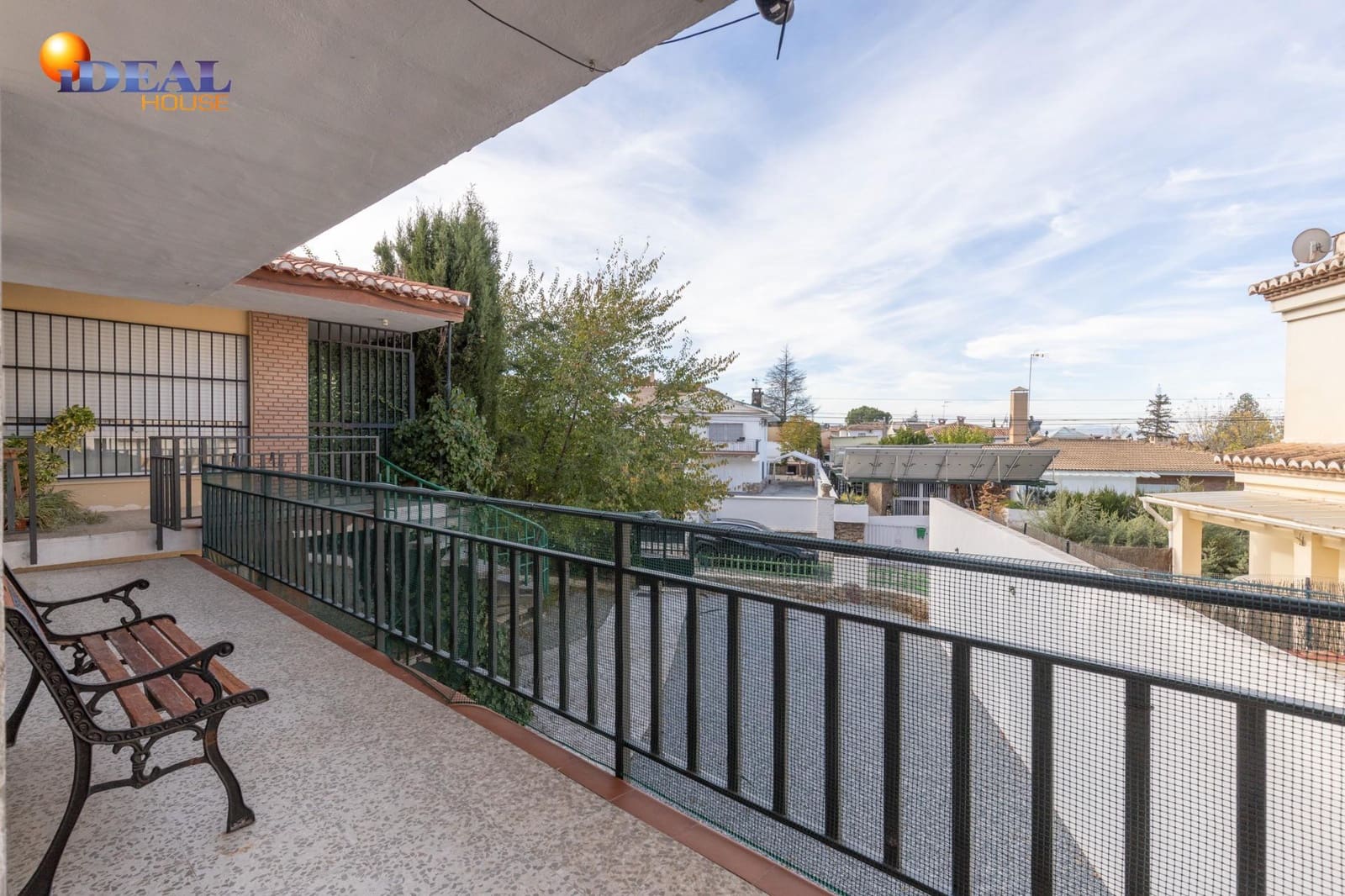 Piso de 2 habitaciones en Monachil en venta con garaje - 169.900 € (Ref: 9434470)