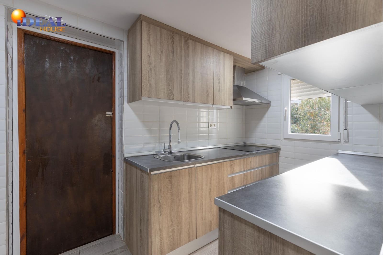 Piso de 2 habitaciones en Monachil en venta con garaje - 169.900 € (Ref: 9434470)