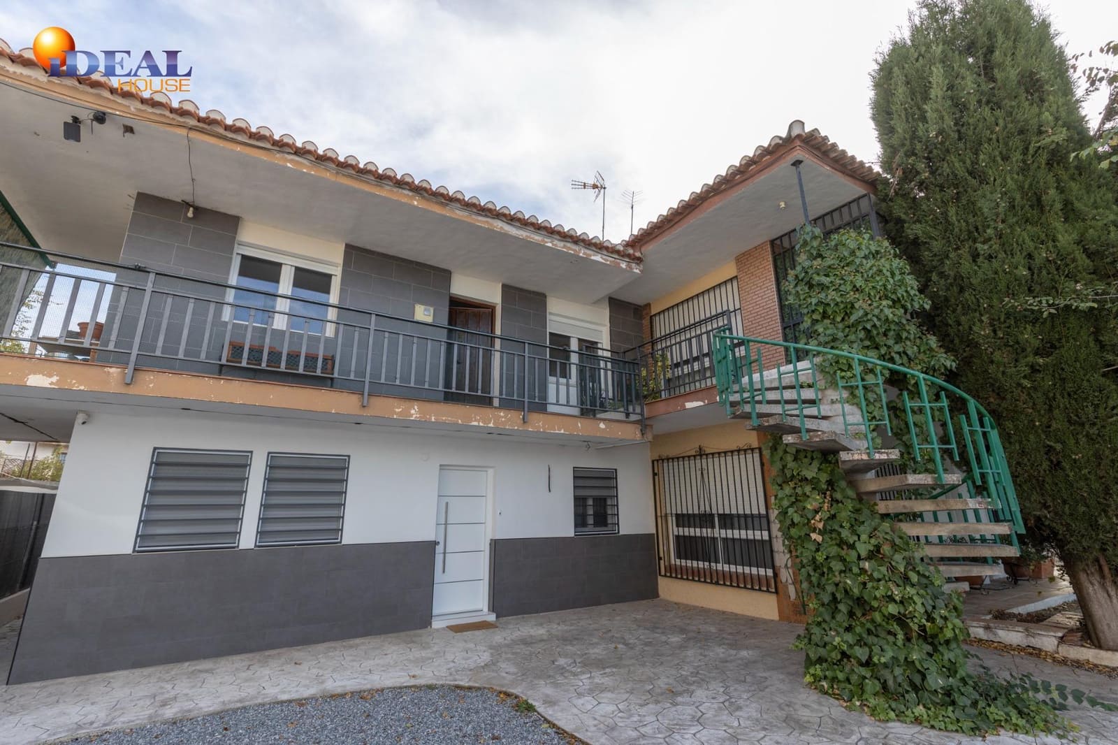 Piso de 2 habitaciones en Monachil en venta con garaje - 169.900 € (Ref: 9434470)