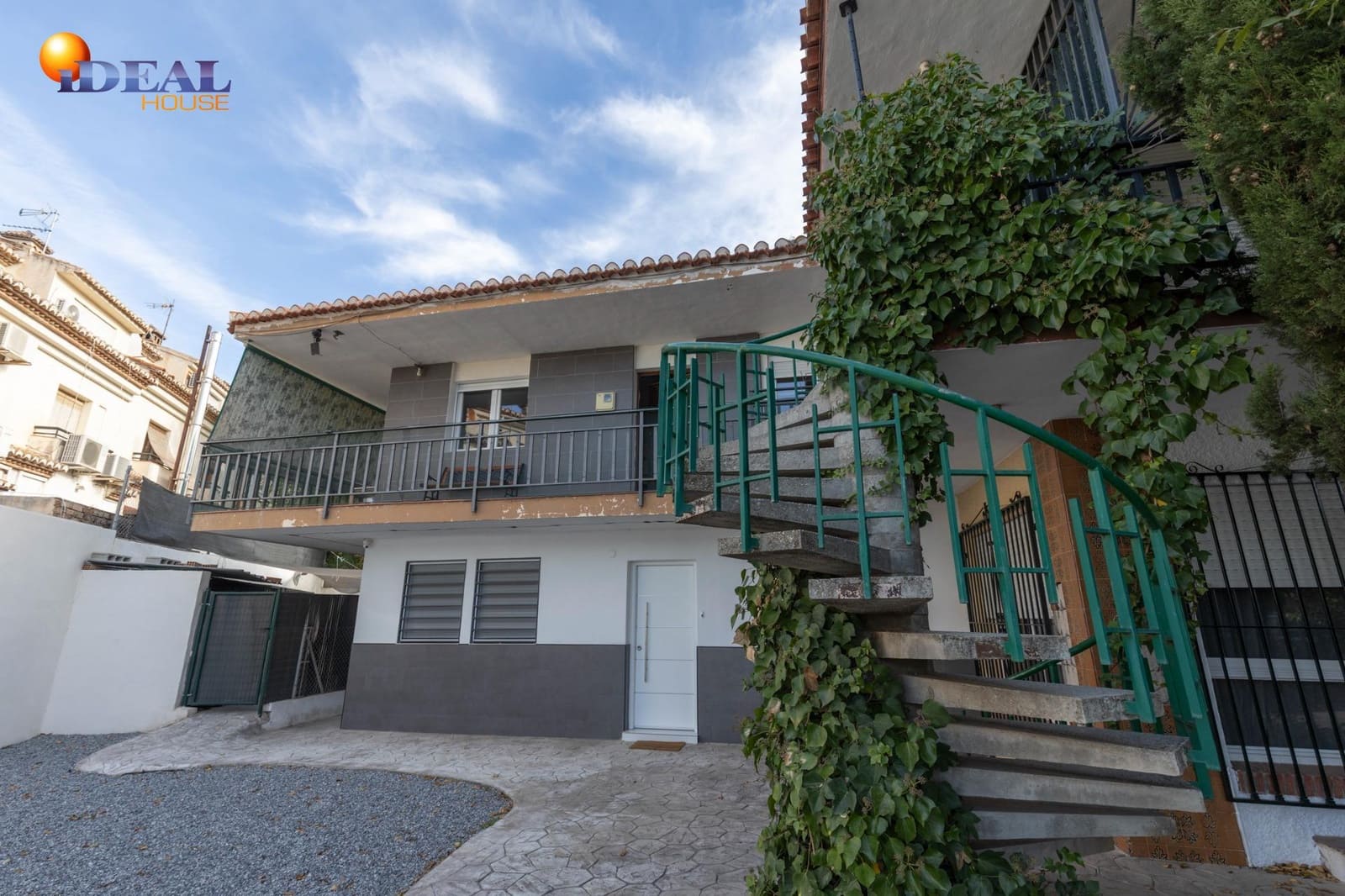 Piso de 2 habitaciones en Monachil en venta con garaje - 169.900 € (Ref: 9434470)