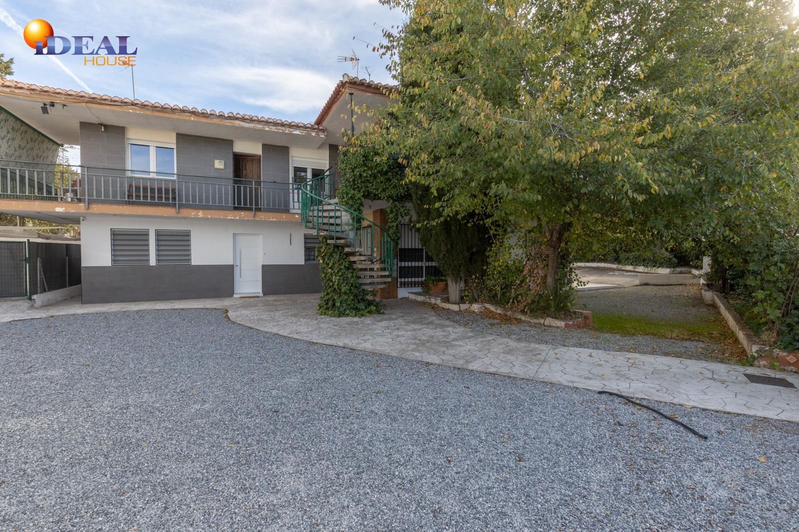 Piso de 2 habitaciones en Monachil en venta con garaje - 169.900 € (Ref: 9434470)