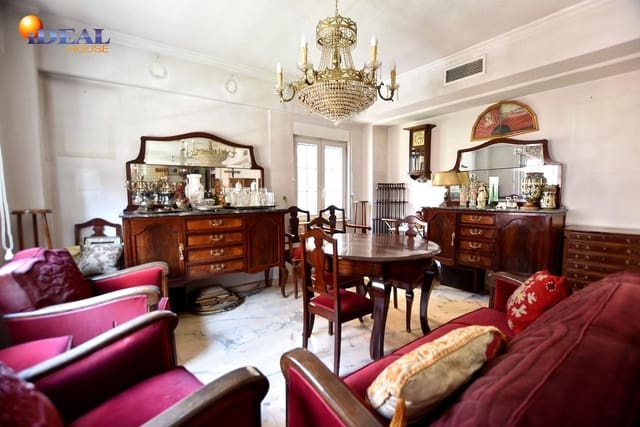 3 slaapkamer Flat te koop in Camino de Ronda - Rosaleda, Granada stad - € 240.000 (Ref: 9434474)