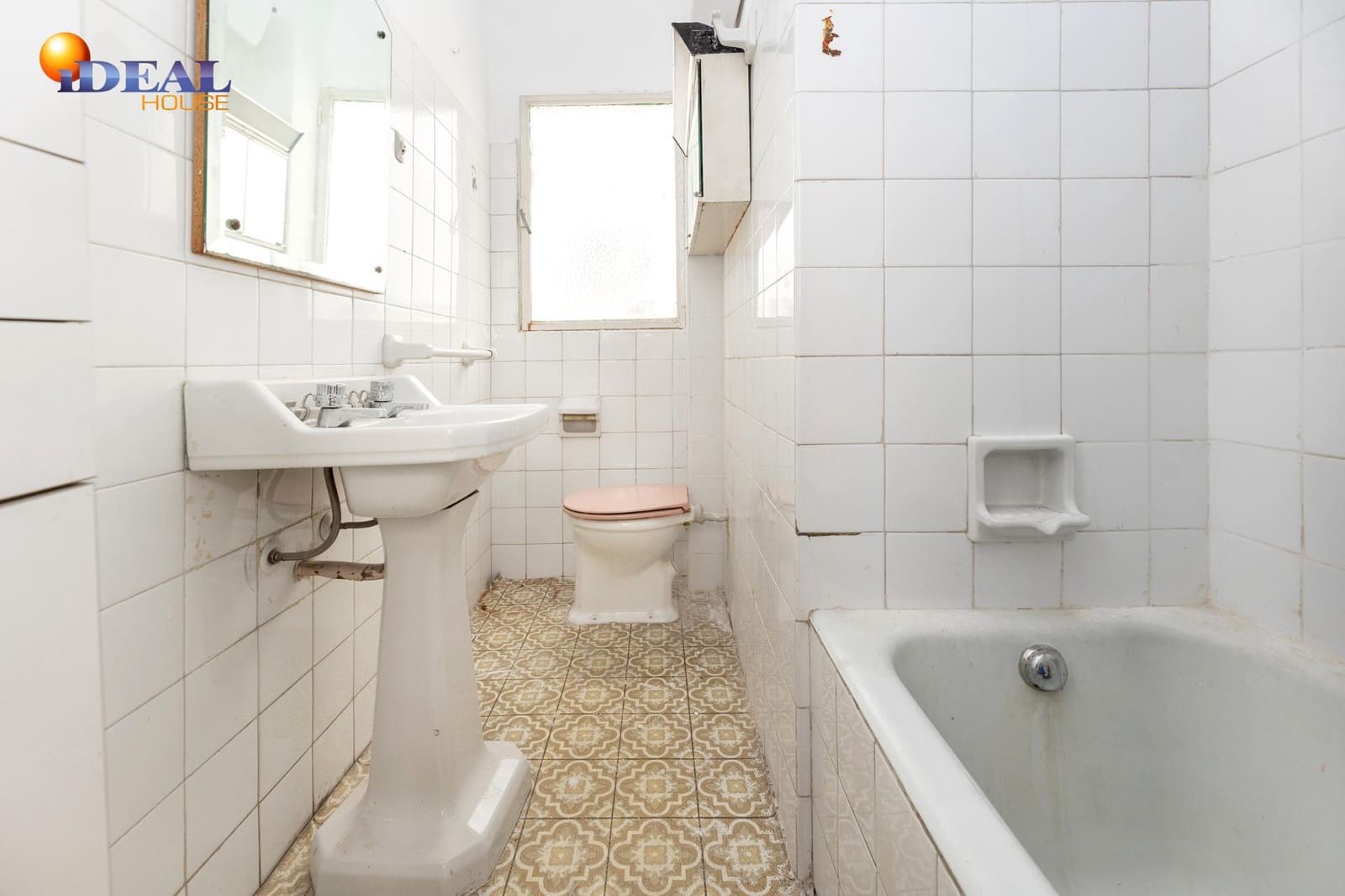 3 bedroom Flat for sale in Granada city - € 195,000 (Ref: 9434475)