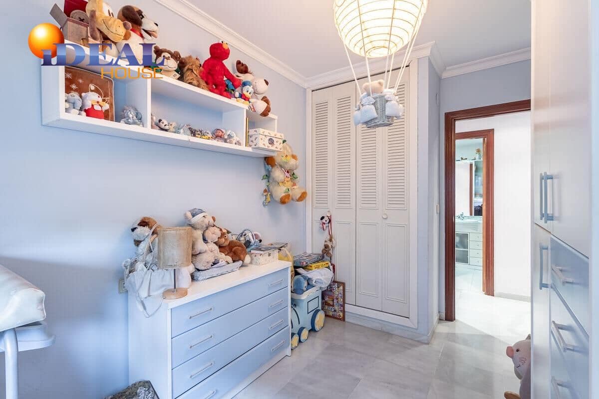 4 camera da letto Appartamento in vendita in Granada citta con garage - 225.000 € (Rif: 9434477)