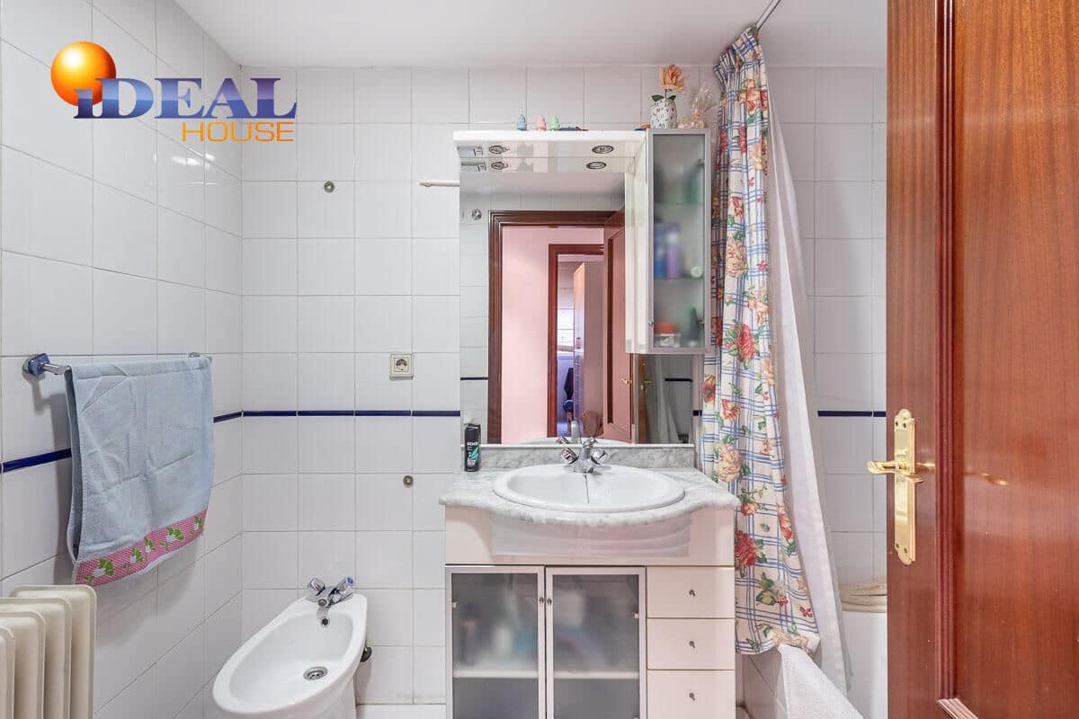 4 camera da letto Appartamento in vendita in Granada citta con garage - 225.000 € (Rif: 9434477)