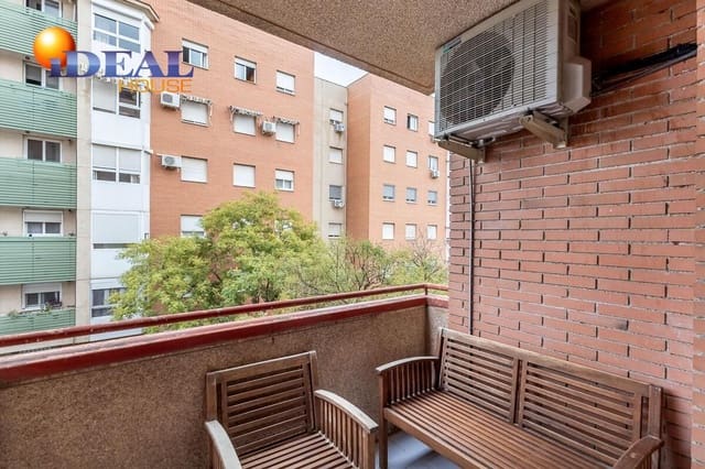 4 camera da letto Appartamento in vendita in Granada città con garage - 225.000 € (Rif: 9434477)