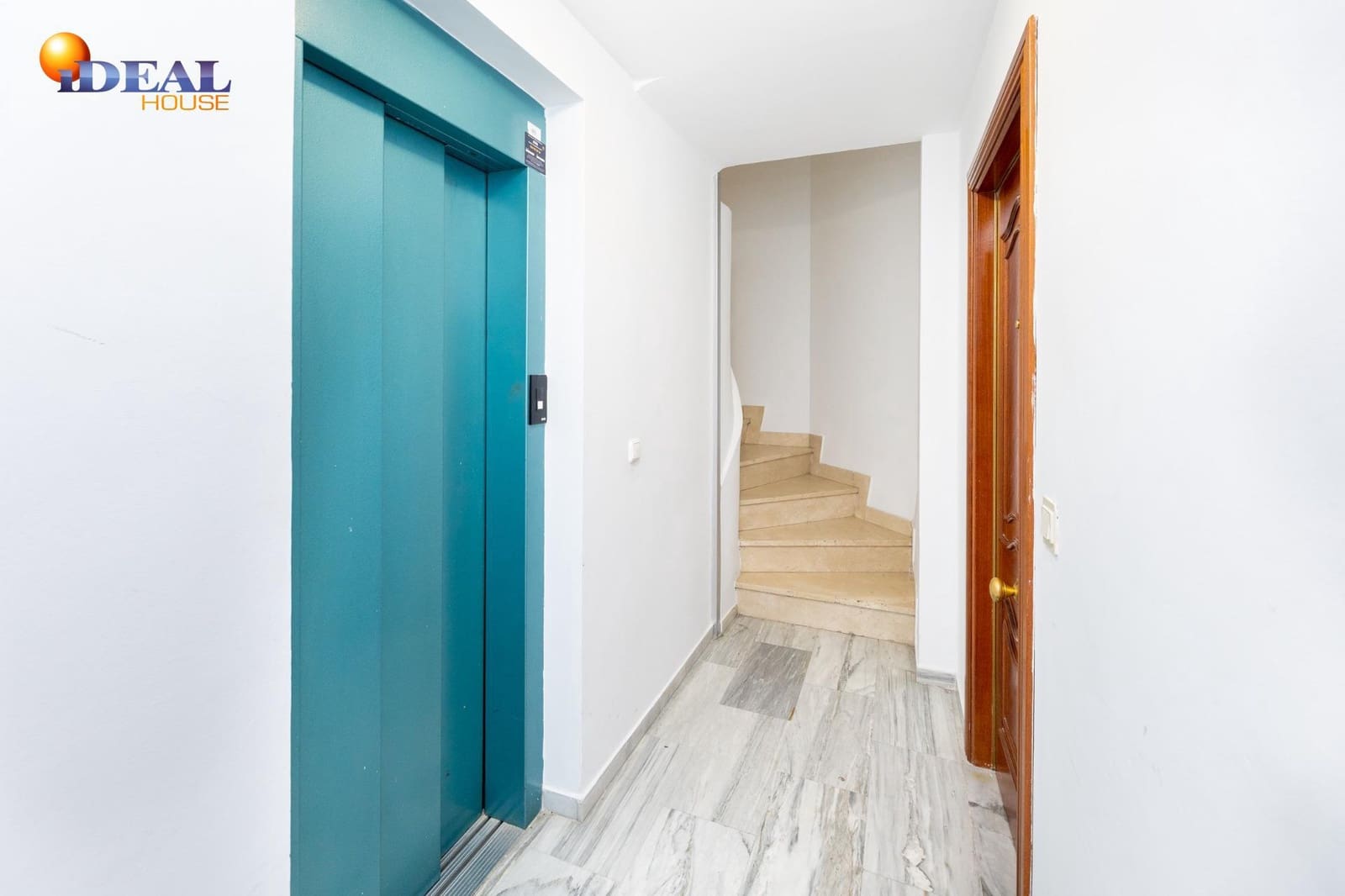 2 bedroom Flat for sale in Granada city - € 249,000 (Ref: 9434483)