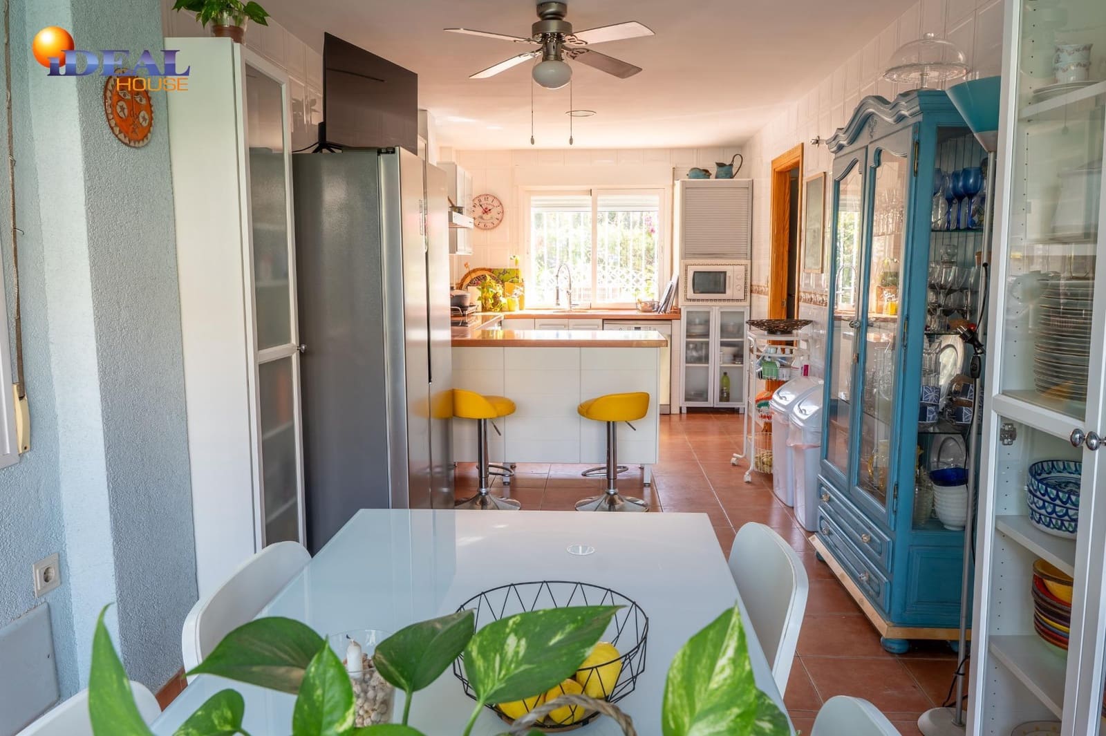 4 bedroom Semi-detached Villa for sale in Huetor Vega with pool garage - € 390,000 (Ref: 9434484)