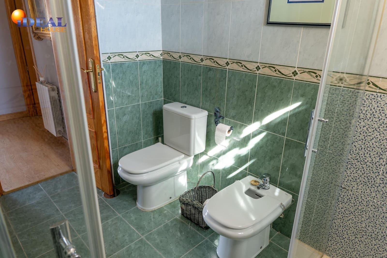 4 bedroom Semi-detached Villa for sale in Huetor Vega with pool garage - € 390,000 (Ref: 9434484)