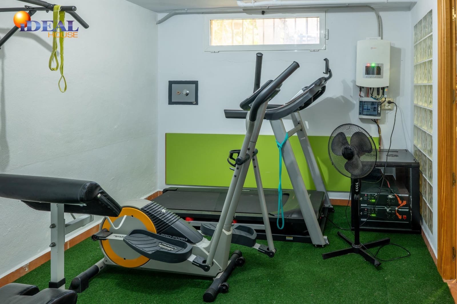 4 bedroom Semi-detached Villa for sale in Huetor Vega with pool garage - € 390,000 (Ref: 9434484)