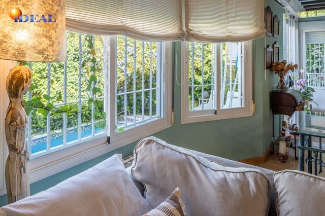 4 soveværelse Semi-Rækkehus til salg i Huétor Vega med swimmingpool garage - € 390.000 (Ref: 9434484)