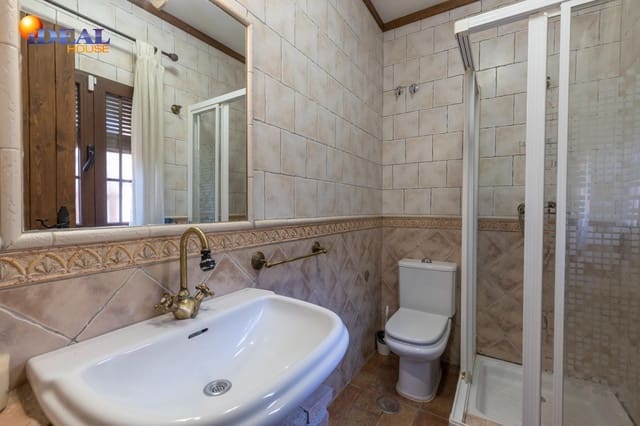 4 bedroom Villa for sale in Dúrcal with pool garage - € 319,000 (Ref: 9434486)