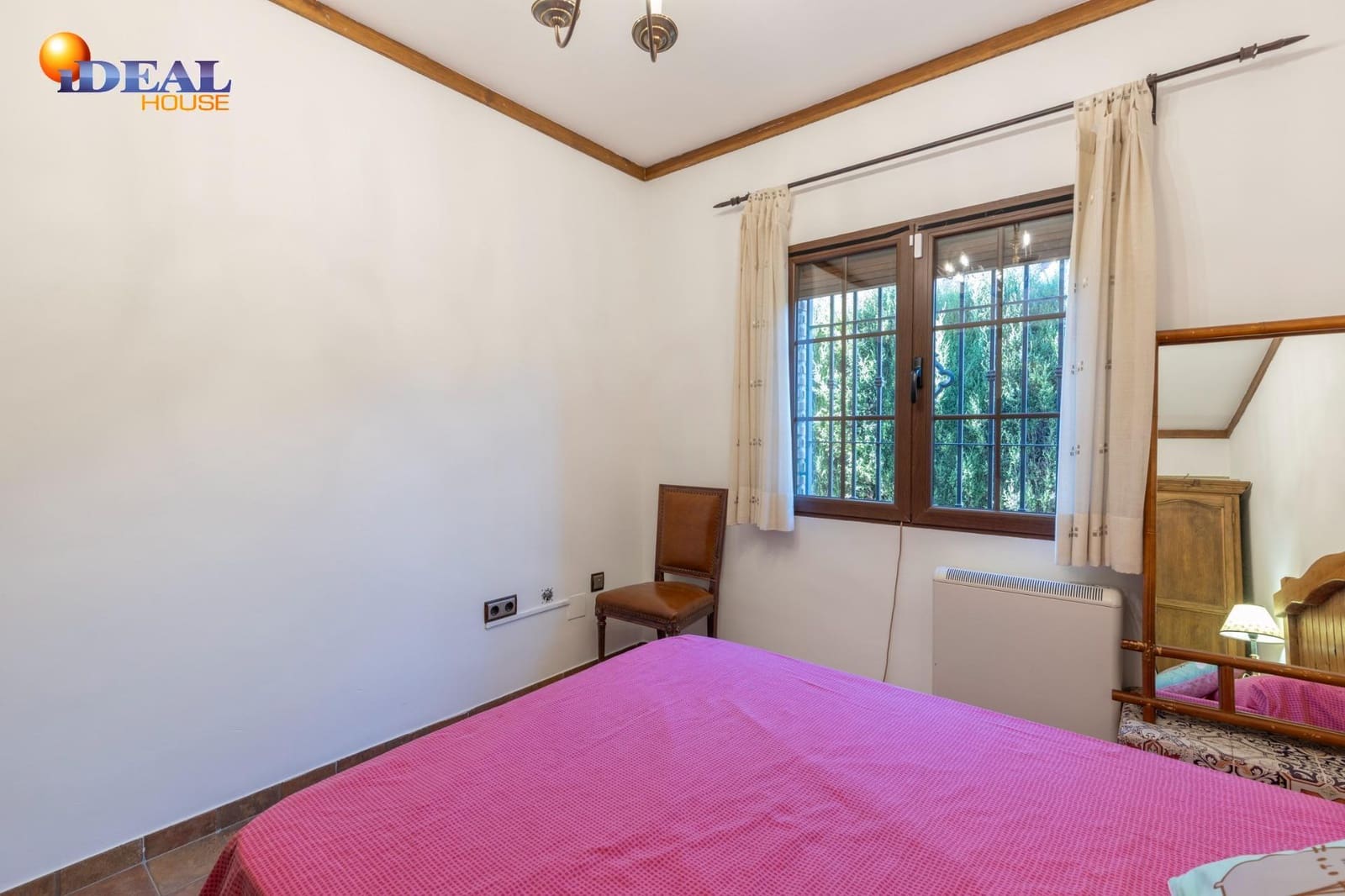 4 bedroom Villa for sale in Durcal with pool garage - € 319,000 (Ref: 9434486)