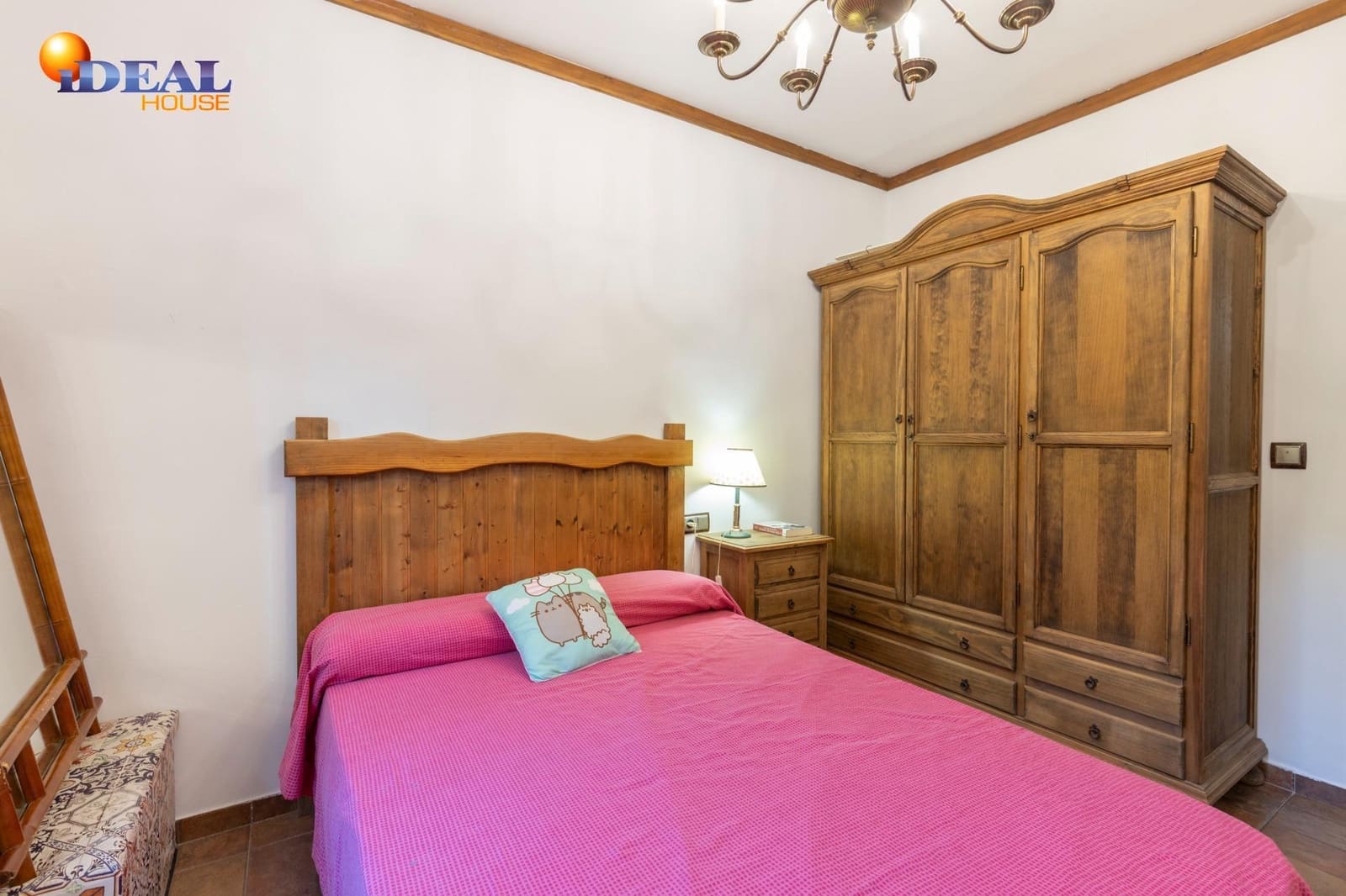 4 bedroom Villa for sale in Durcal with pool garage - € 319,000 (Ref: 9434486)