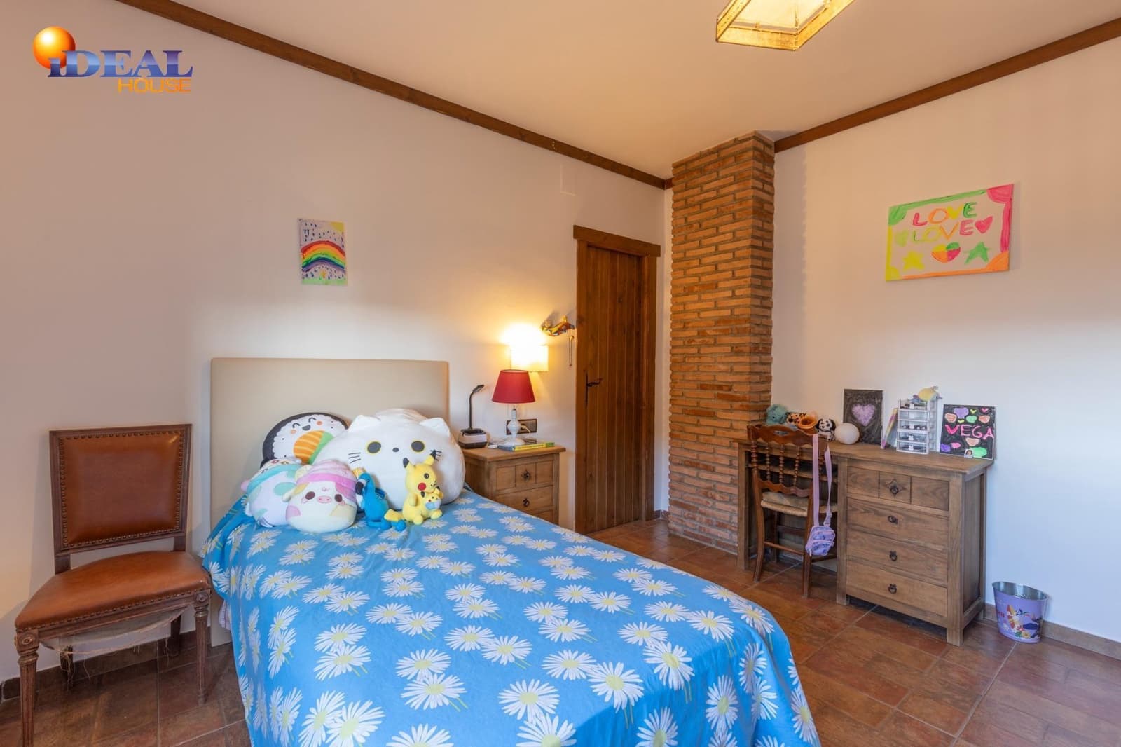 4 bedroom Villa for sale in Durcal with pool garage - € 319,000 (Ref: 9434486)