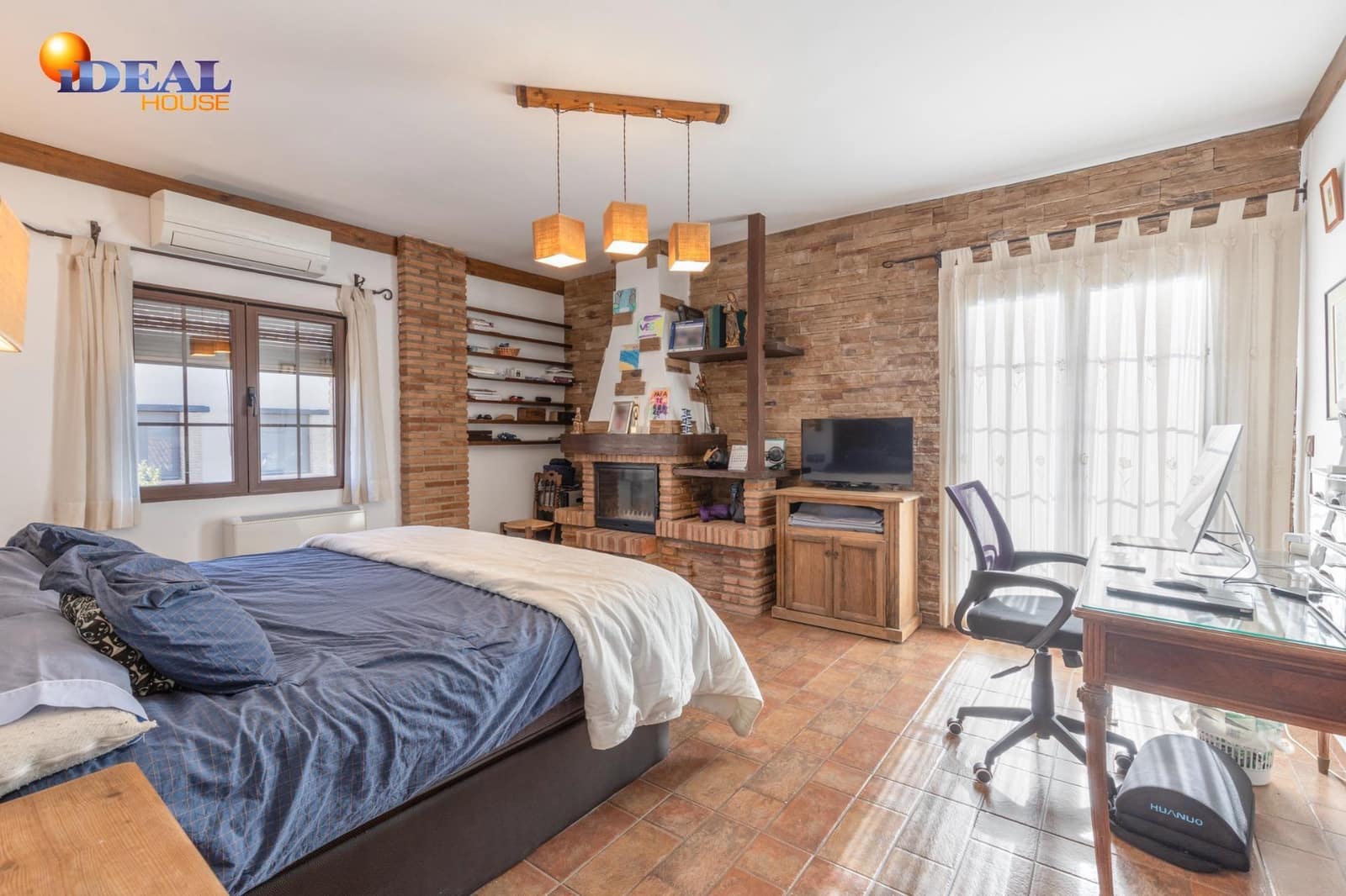 4 bedroom Villa for sale in Durcal with pool garage - € 319,000 (Ref: 9434486)