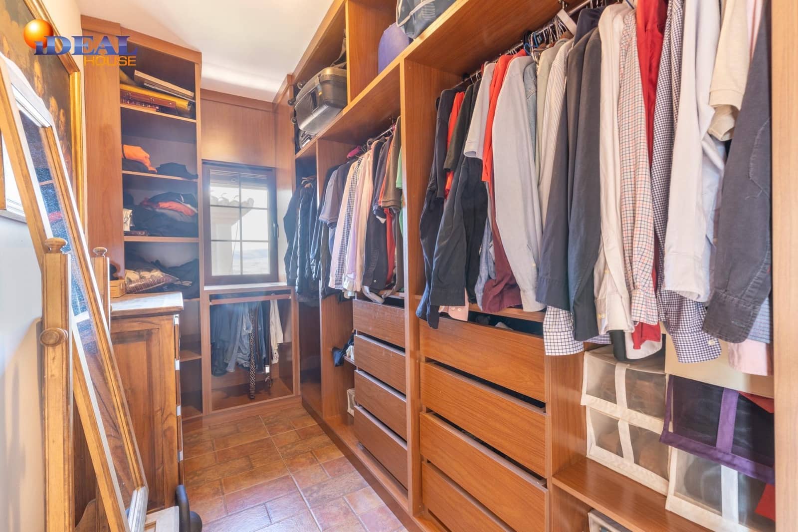 4 bedroom Villa for sale in Durcal with pool garage - € 319,000 (Ref: 9434486)