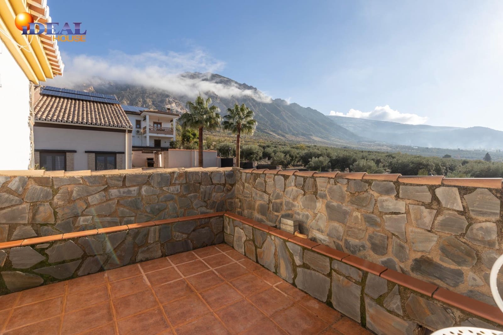 4 bedroom Villa for sale in Durcal with pool garage - € 319,000 (Ref: 9434486)