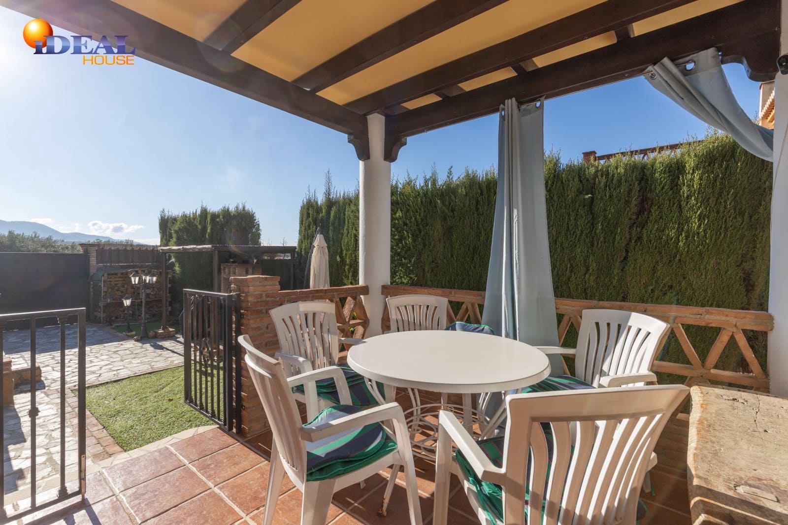 4 bedroom Villa for sale in Durcal with pool garage - € 319,000 (Ref: 9434486)