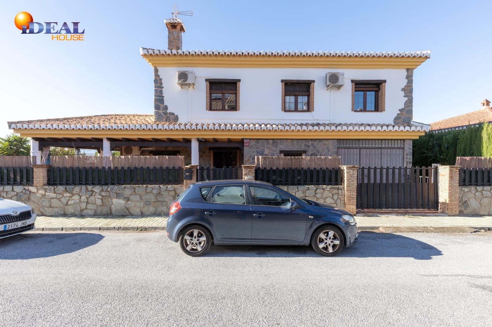4 bedroom Villa for sale in Durcal with pool garage - € 319,000 (Ref: 9434486)