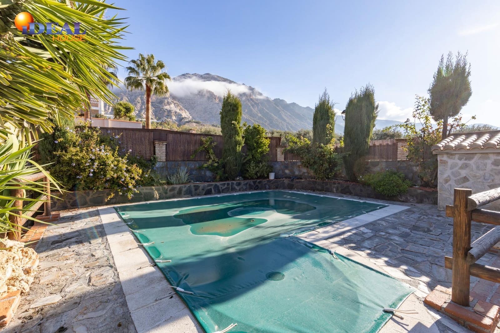 4 bedroom Villa for sale in Durcal with pool garage - € 319,000 (Ref: 9434486)