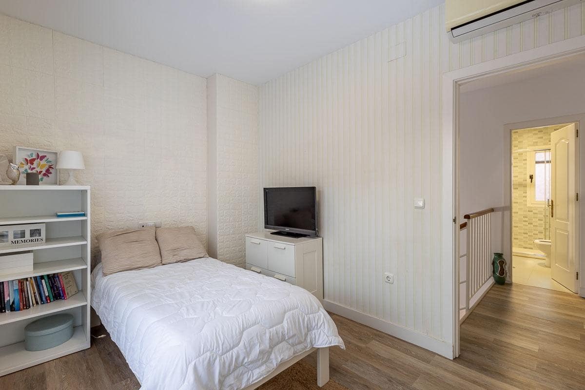 5 sovrum Radhus till salu i Motril med pool garage - 587 000 € (Ref: 9434488)