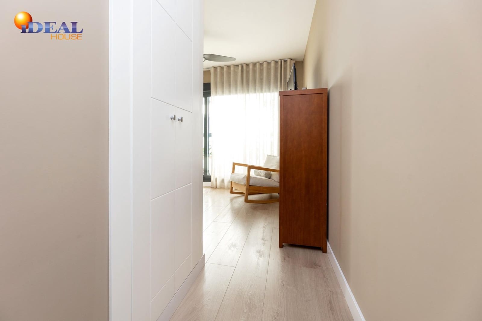 4 bedroom Flat for sale in Granada city with garage - € 590,000 (Ref: 9434490)