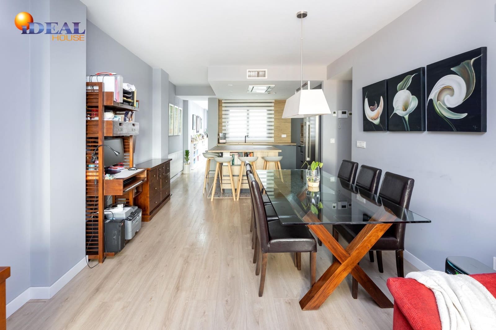 4 bedroom Flat for sale in Granada city with garage - € 590,000 (Ref: 9434490)