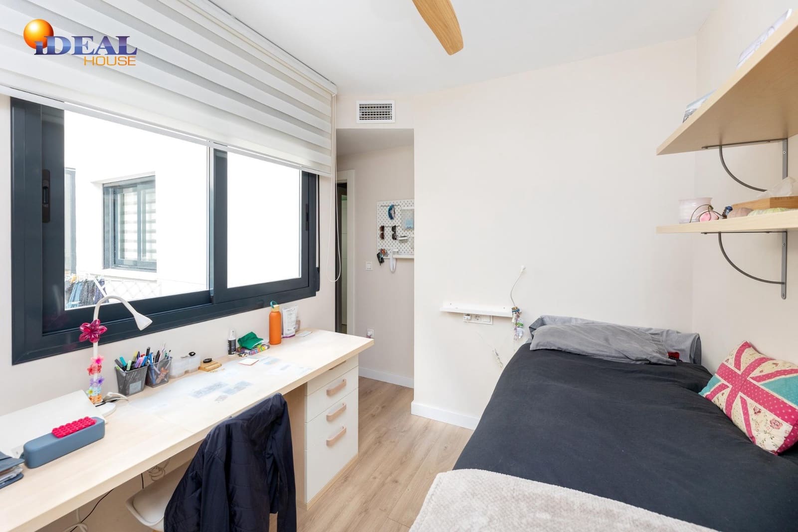 4 bedroom Flat for sale in Granada city with garage - € 590,000 (Ref: 9434490)