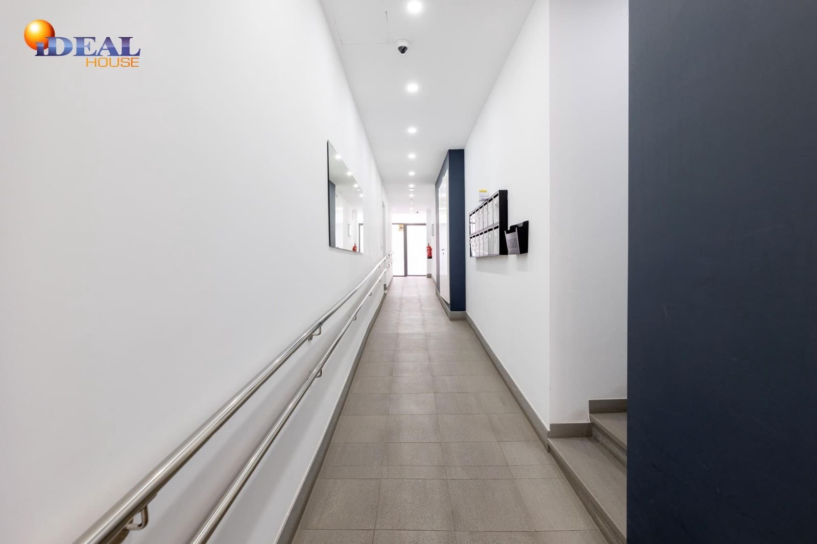 4 bedroom Flat for sale in Granada city with garage - € 590,000 (Ref: 9434490)