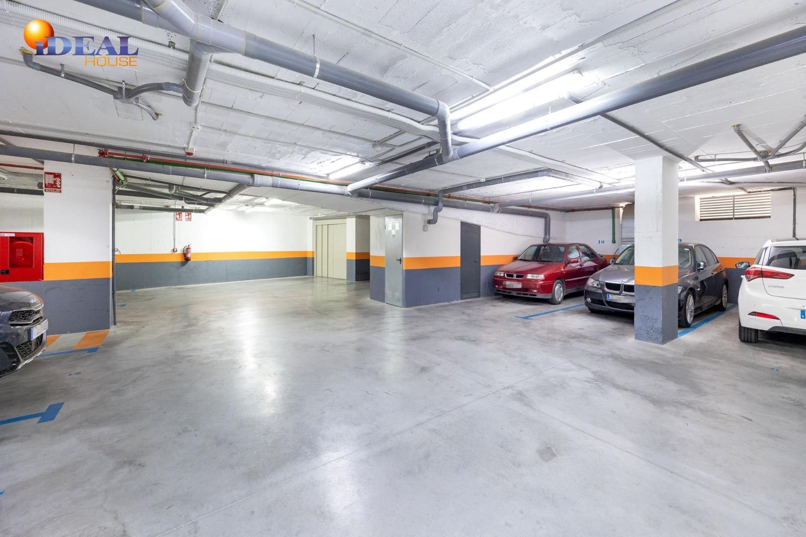 4 bedroom Flat for sale in Granada city with garage - € 590,000 (Ref: 9434490)