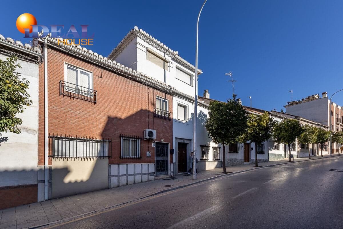 5 sypialnia Dom szeregowy na sprzedaż w Miasto Grenada - 339 000 € (Ref: 9434496)