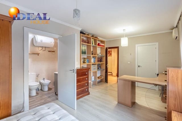 5 sypialnia Dom szeregowy na sprzedaż w Miasto Grenada - 339 000 € (Ref: 9434496)