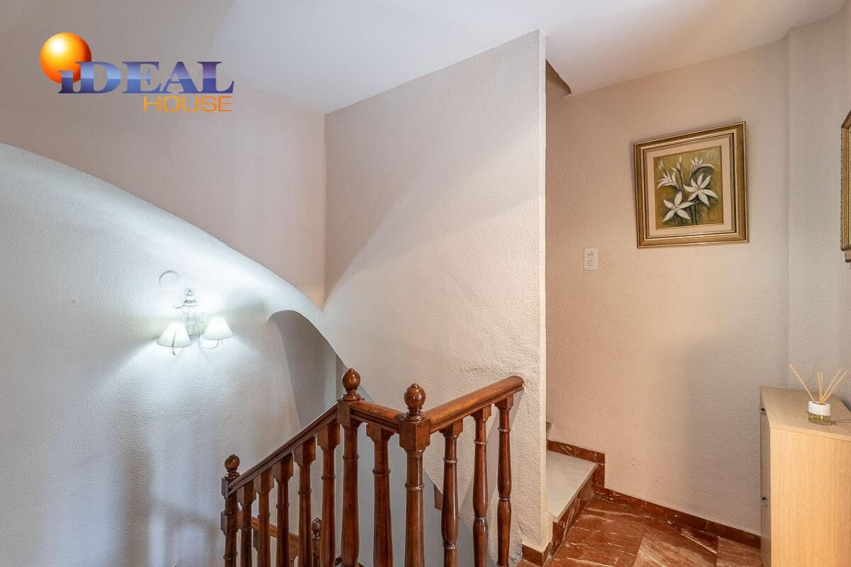 5 sypialnia Dom szeregowy na sprzedaż w Miasto Grenada - 339 000 € (Ref: 9434496)