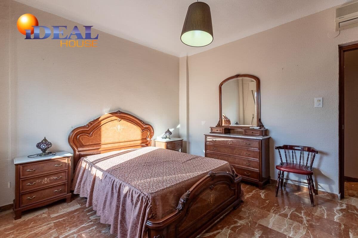 5 sypialnia Dom szeregowy na sprzedaż w Miasto Grenada - 339 000 € (Ref: 9434496)