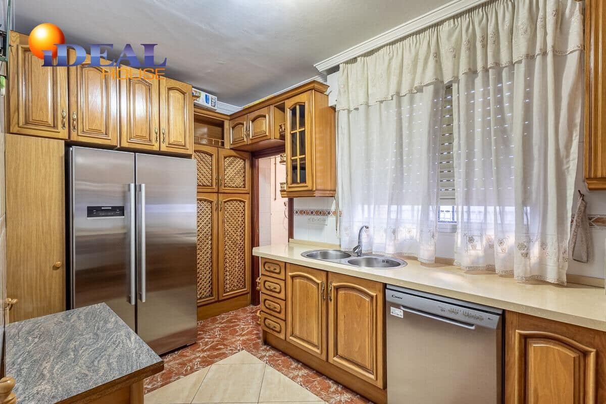 5 sypialnia Dom szeregowy na sprzedaż w Miasto Grenada - 339 000 € (Ref: 9434496)