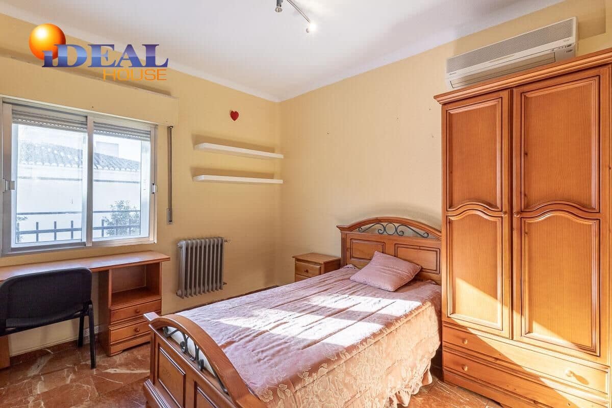 5 sypialnia Dom szeregowy na sprzedaż w Miasto Grenada - 339 000 € (Ref: 9434496)