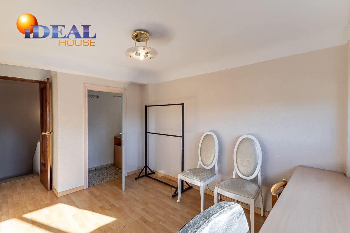 5 sypialnia Dom szeregowy na sprzedaż w Miasto Grenada - 339 000 € (Ref: 9434496)