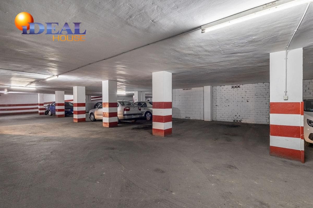 Autotalli myytävänä paikassa Granada kaupunki - 28 000 € (Ref: 9434499)